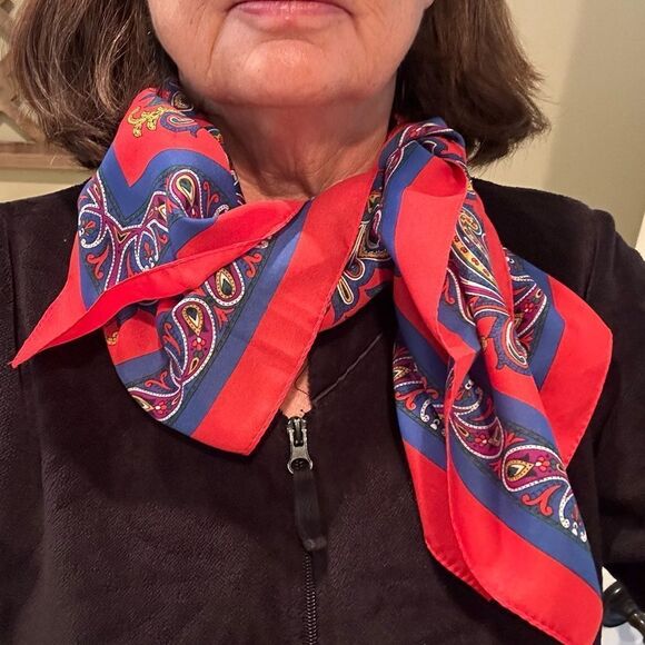 Italian Made Scarf - Picture 6 of 6